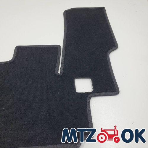 Коврик пола кабины МТЗ УК ковролин №3 быстросъемный на резиновый цельный коврик с бортиками Коврик пола кабины МТЗ УК ковролин №3 быстросъемный на резиновый цельный коврик с бортиками