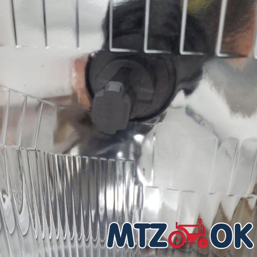 Чехол сидения МТЗ УК к-т спинка h=47см. низ w=45см кожзам (на сиденье оригинал) Чехол сидения МТЗ УК к-т спинка h=47см. низ w=45см кожзам (на сиденье оригинал)