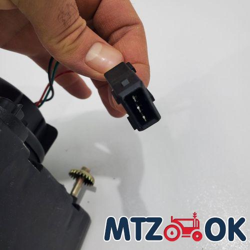 Чехол сидения МТЗ УК к-т спинка h=47см. низ w=45см кожзам (на сиденье оригинал) Чехол сидения МТЗ УК к-т спинка h=47см. низ w=45см кожзам (на сиденье оригинал)