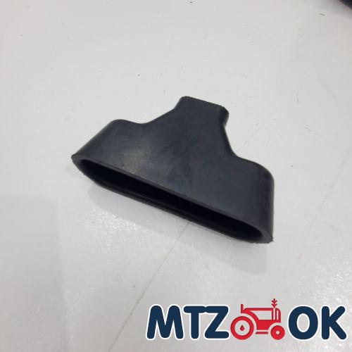 Чехол сидения МТЗ УК к-т спинка h=47см. низ w=45см кожзам (на сиденье оригинал) Чехол сидения МТЗ УК к-т спинка h=47см. низ w=45см кожзам (на сиденье оригинал)