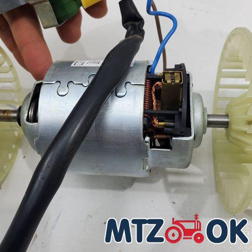 Электродвигатель отопителя МТЗ в сб. 12В (пр-во Беларусь) ДП70-130-4.5-12 Электродвигатель отопителя МТЗ в сб. 12В (пр-во Беларусь) ДП70-130-4.5-12