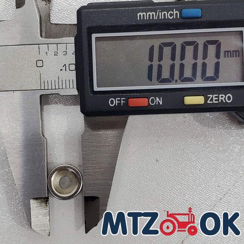 Крышка КПП МТЗ-82 нового образца в сборе без рычага (боковое управление) 70-1703010-А1 Крышка КПП МТЗ-82 нового образца в сборе без рычага (боковое управление) 70-1703010-А1