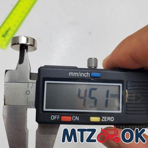 Крышка КПП МТЗ-82 нового образца в сборе без рычага (боковое управление) 70-1703010-А1 Крышка КПП МТЗ-82 нового образца в сборе без рычага (боковое управление) 70-1703010-А1