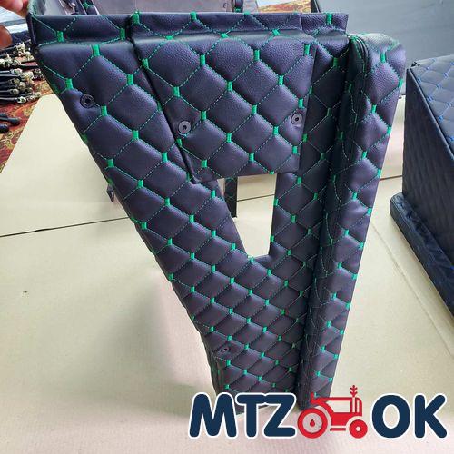 Крышка КПП МТЗ-82 нового образца в сборе без рычага (боковое управление) 70-1703010-А1 Крышка КПП МТЗ-82 нового образца в сборе без рычага (боковое управление) 70-1703010-А1