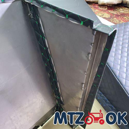 Крышка КПП МТЗ-82 нового образца в сборе без рычага (боковое управление) 70-1703010-А1 Крышка КПП МТЗ-82 нового образца в сборе без рычага (боковое управление) 70-1703010-А1