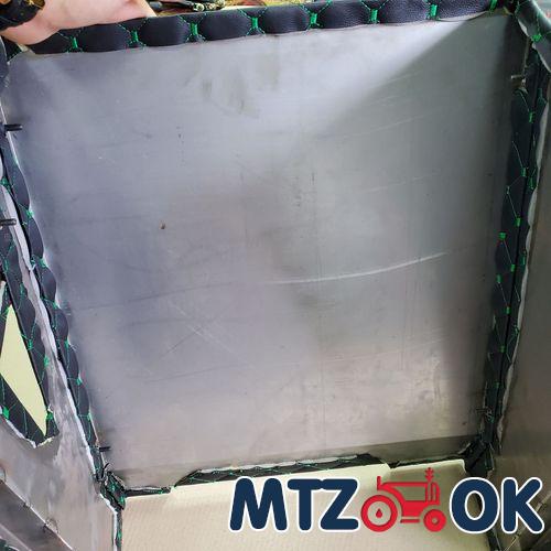 Крышка КПП МТЗ-82 нового образца в сборе без рычага (боковое управление) 70-1703010-А1 Крышка КПП МТЗ-82 нового образца в сборе без рычага (боковое управление) 70-1703010-А1