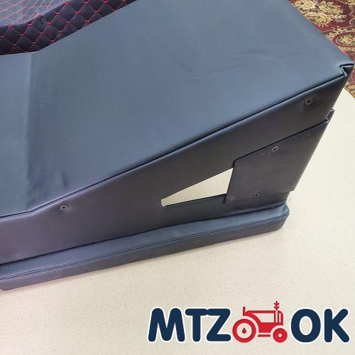 Крышка КПП МТЗ-82 нового образца в сборе без рычага (боковое управление) 70-1703010-А1 Крышка КПП МТЗ-82 нового образца в сборе без рычага (боковое управление) 70-1703010-А1