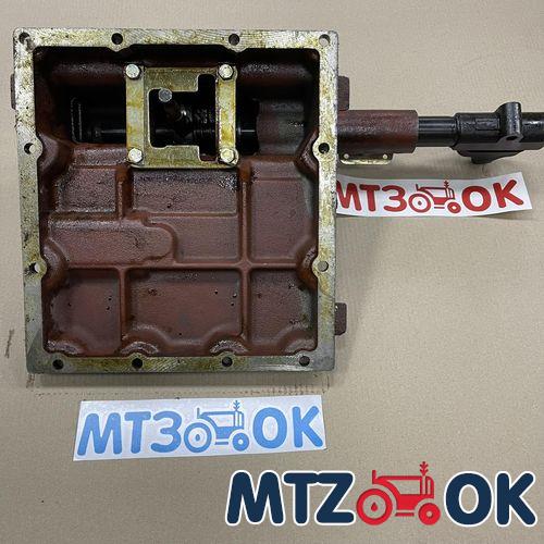 Крышка КПП МТЗ-82 нового образца в сборе без рычага (боковое управление) 70-1703010-А1 Крышка КПП МТЗ-82 нового образца в сборе без рычага (боковое управление) 70-1703010-А1
