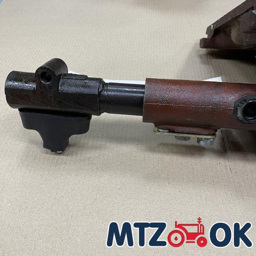 Крышка КПП МТЗ-82 нового образца в сборе без рычага (боковое управление) 70-1703010-А1 Крышка КПП МТЗ-82 нового образца в сборе без рычага (боковое управление) 70-1703010-А1