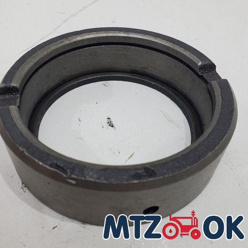 Крышка КПП МТЗ-82 нового образца в сборе без рычага (боковое управление) 70-1703010-А1 Крышка КПП МТЗ-82 нового образца в сборе без рычага (боковое управление) 70-1703010-А1