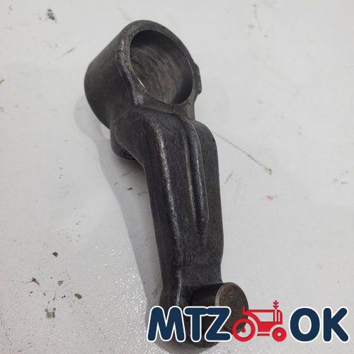 Крышка КПП МТЗ-82 нового образца в сборе без рычага (боковое управление) 70-1703010-А1 Крышка КПП МТЗ-82 нового образца в сборе без рычага (боковое управление) 70-1703010-А1