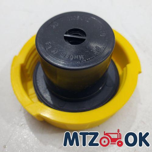 Крышка бака топл. МТЗ пластикового (желтая, пластик) (пр-во МТЗ) 80-1103012 Крышка бака топл. МТЗ пластикового (желтая, пластик) (пр-во МТЗ) 80-1103012