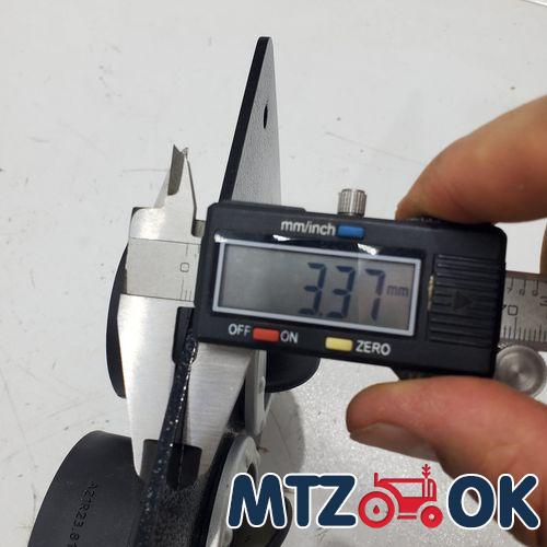 Крышка КПП МТЗ-82 нового образца в сборе без рычага (боковое управление) 70-1703010-А1 Крышка КПП МТЗ-82 нового образца в сборе без рычага (боковое управление) 70-1703010-А1