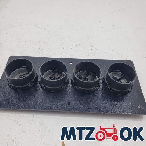 Крышка КПП МТЗ-82 нового образца в сборе без рычага (боковое управление) 70-1703010-А1 Крышка КПП МТЗ-82 нового образца в сборе без рычага (боковое управление) 70-1703010-А1