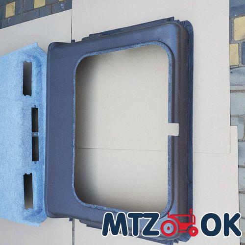 Крышка КПП МТЗ-82 нового образца в сборе без рычага (боковое управление) 70-1703010-А1 Крышка КПП МТЗ-82 нового образца в сборе без рычага (боковое управление) 70-1703010-А1