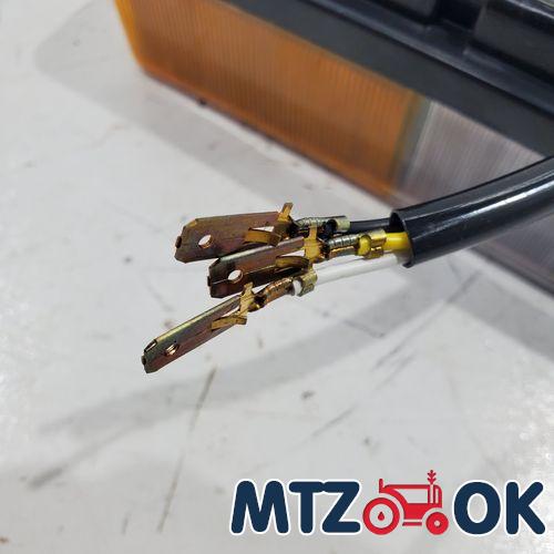 Стекло форточки МТЗ УК подвижное с отв. 722х330 Стекло форточки МТЗ УК подвижное с отв. 722х330