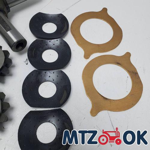 Прокладка корпуса промежуточной опоры МТЗ-82 (паронит 0.8мм) 72-2209023 Прокладка корпуса промежуточной опоры МТЗ-82 (паронит 0.8мм) 72-2209023