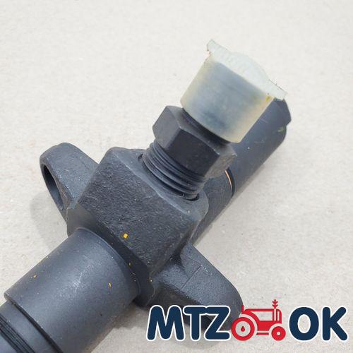 Наклейка на капот МТЗ 82 к-т 2шт. (110х7см) серая Наклейка на капот МТЗ 82 к-т 2шт. (110х7см) серая