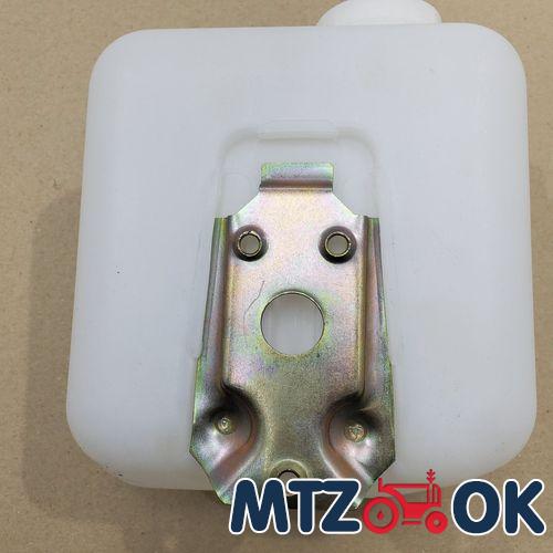 Наклейка на капот МТЗ 82 к-т 2шт. (110х7см) серая Наклейка на капот МТЗ 82 к-т 2шт. (110х7см) серая