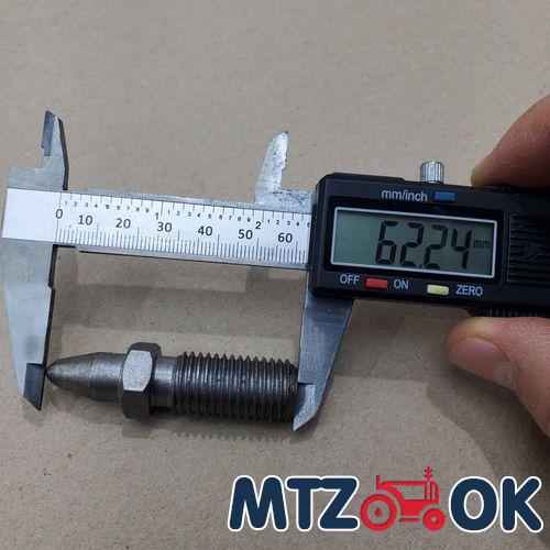 Наклейка на капот МТЗ 82 к-т 2шт. (110х7см) серая Наклейка на капот МТЗ 82 к-т 2шт. (110х7см) серая