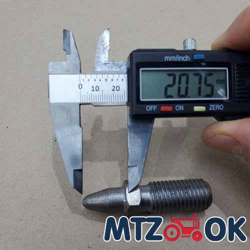 Наклейка на капот МТЗ 82 к-т 2шт. (110х7см) серая Наклейка на капот МТЗ 82 к-т 2шт. (110х7см) серая