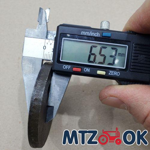 Наклейка на капот МТЗ 82 к-т 2шт. (110х7см) серая Наклейка на капот МТЗ 82 к-т 2шт. (110х7см) серая