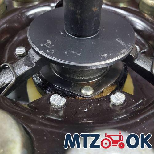 Кронштейн подножки МТЗ УК правый (пр-во МТЗ) 80-8405032-Б Кронштейн подножки МТЗ УК правый (пр-во МТЗ) 80-8405032-Б