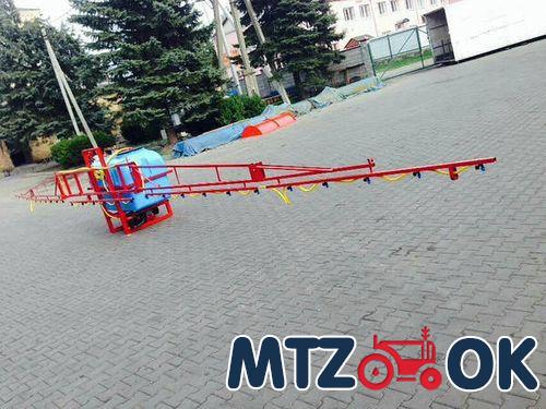 Опрыскиватель 600л/14м (плавающая штанга) голубая бочка Опрыскиватель 600л/14м (плавающая штанга) голубая бочка