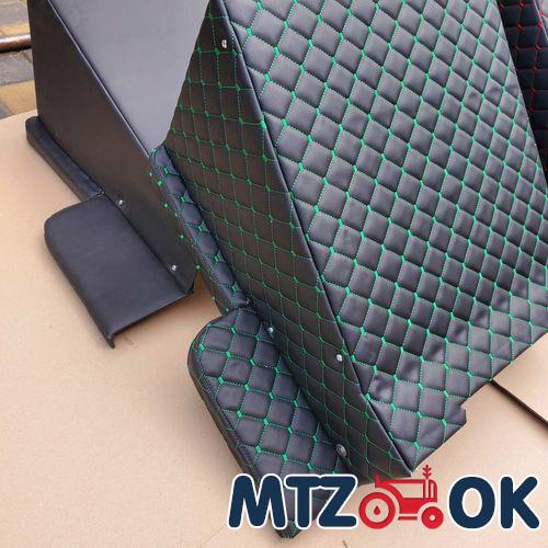 Обшивка торпеды МТЗ МК под пускач (с ухом) справа без отверстия под рычаги распред. (металл в кожзаме)к-т Обшивка торпеды МТЗ МК под пускач (с ухом) справа без отверстия под рычаги распред. (металл в кожзаме)к-т