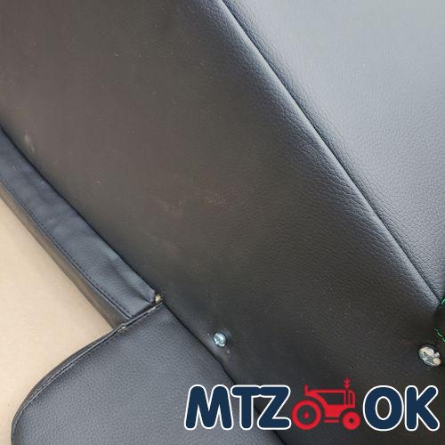 Обшивка торпеды МТЗ МК под пускач (с ухом) справа без отверстия под рычаги распред. (металл в кожзаме)к-т Обшивка торпеды МТЗ МК под пускач (с ухом) справа без отверстия под рычаги распред. (металл в кожзаме)к-т