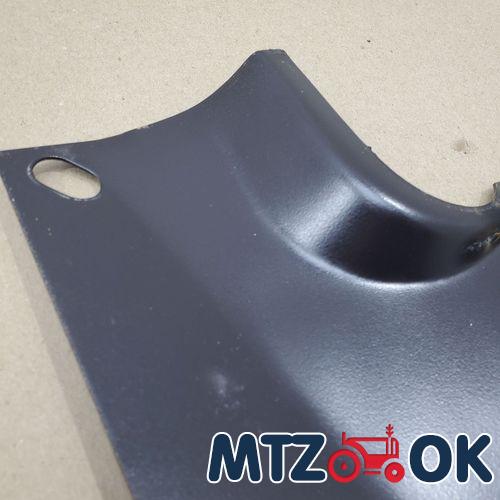 Обшивка торпеды МТЗ МК под пускач (с ухом) справа без отверстия под рычаги распред. (металл в кожзаме)к-т Обшивка торпеды МТЗ МК под пускач (с ухом) справа без отверстия под рычаги распред. (металл в кожзаме)к-т