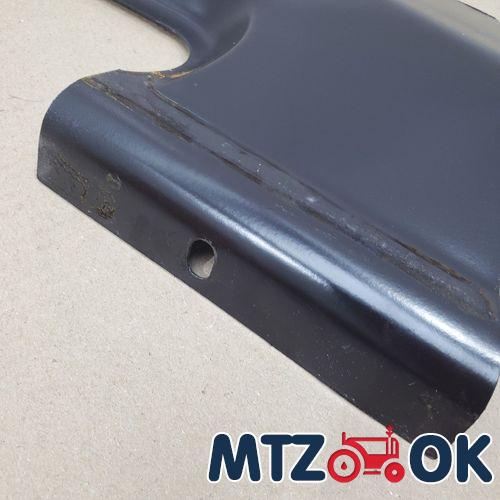 Обшивка торпеды МТЗ МК под пускач (с ухом) справа без отверстия под рычаги распред. (металл в кожзаме)к-т Обшивка торпеды МТЗ МК под пускач (с ухом) справа без отверстия под рычаги распред. (металл в кожзаме)к-т