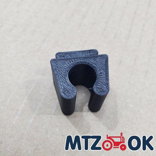 Зажим тяги капота МТЗ 892 90-8400021 Зажим тяги капота МТЗ 892 90-8400021