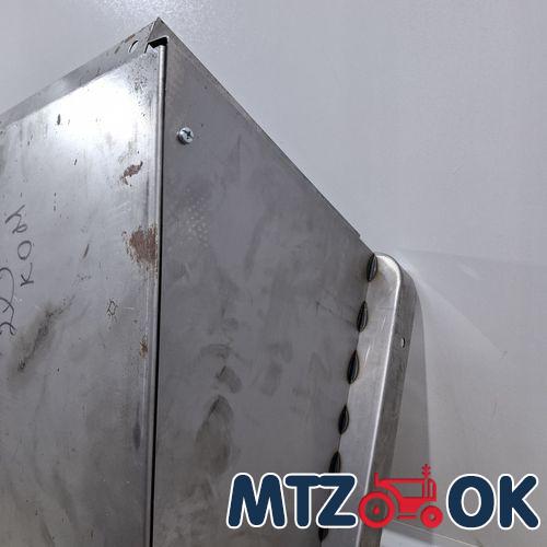 Обшивка торпеды МТЗ МК под стартер (без уха) правая сторона с отверствием (металл) к-т Обшивка торпеды МТЗ МК под стартер (без уха) правая сторона с отверствием (металл) к-т