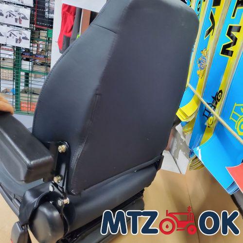 Сиденье для трактора и спец. техники универсальное (с подлокотниками в ткани) 2008005 ткань Сиденье для трактора и спец. техники универсальное (с подлокотниками в ткани) 2008005 ткань