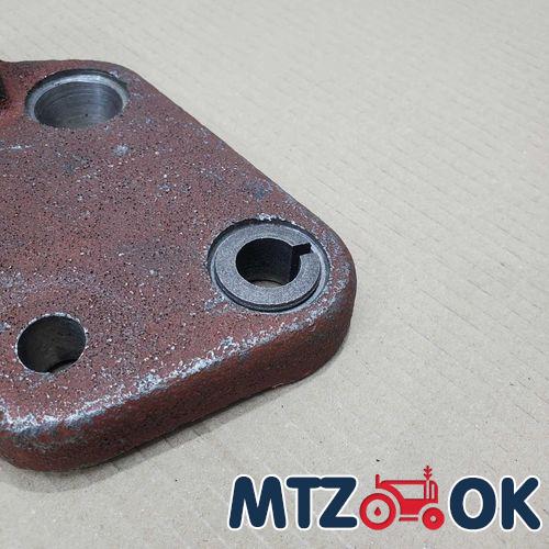 Зажим тяги капота МТЗ 892 90-8400021 Зажим тяги капота МТЗ 892 90-8400021