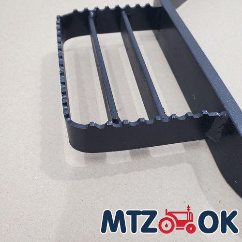 Кронштейн крыла переднего МТЗ-82 левый нижний с подножкой (собств. пр-во) 82-8403020 Кронштейн крыла переднего МТЗ-82 левый нижний с подножкой (собств. пр-во) 82-8403020