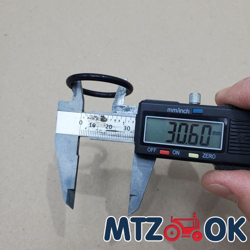 Накладка дополнительная на решетку фар С34 МТЗ-892 (собств.пр-во) Накладка дополнительная на решетку фар С34 МТЗ-892 (собств.пр-во)