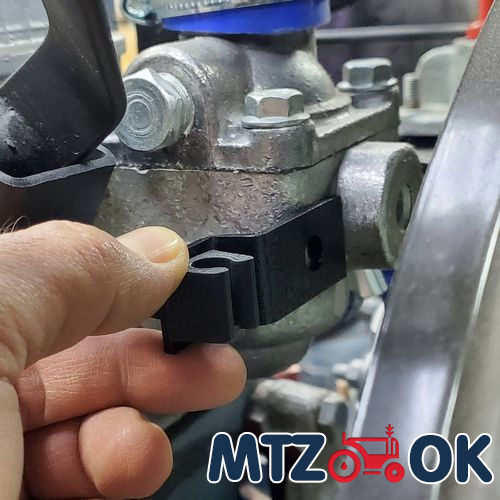 Хомутик маслопровода радиатора (собств. пр-во) 70-1405112 Хомутик маслопровода радиатора (собств. пр-во) 70-1405112