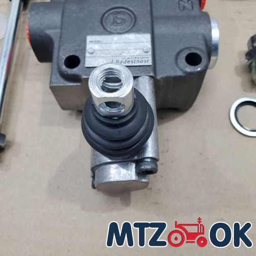 Гидрораспределитель 1Р80+Л12 (1 плавающая секция) со штуцерами (Болгария) 1Р80+Л12 Гидрораспределитель 1Р80+Л12 (1 плавающая секция) со штуцерами (Болгария) 1Р80+Л12