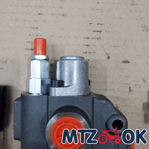 Гидрораспределитель 1Р80+Л12 (1 плавающая секция) со штуцерами (Болгария) 1Р80+Л12 Гидрораспределитель 1Р80+Л12 (1 плавающая секция) со штуцерами (Болгария) 1Р80+Л12