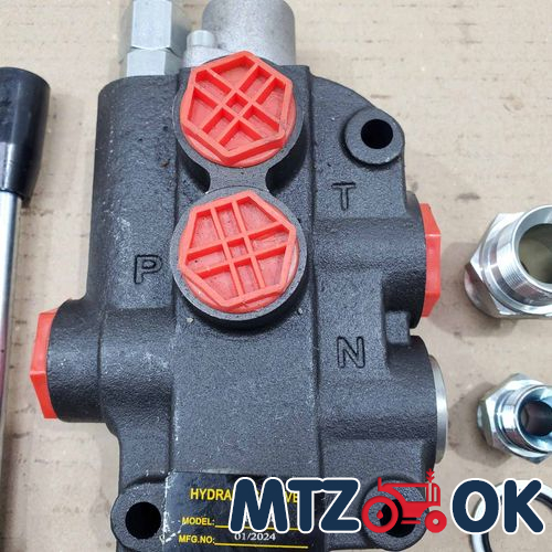 Гидрораспределитель 1Р80+Л12 (1 плавающая секция) со штуцерами (Болгария) 1Р80+Л12 Гидрораспределитель 1Р80+Л12 (1 плавающая секция) со штуцерами (Болгария) 1Р80+Л12