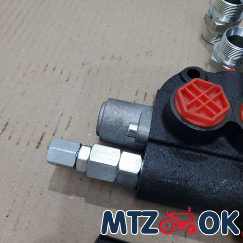 Гидрораспределитель 1Р80+Л12 (1 плавающая секция) со штуцерами (Болгария) 1Р80+Л12 Гидрораспределитель 1Р80+Л12 (1 плавающая секция) со штуцерами (Болгария) 1Р80+Л12