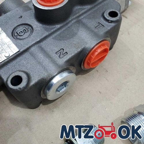 Гидрораспределитель 1Р80+Л12 (1 плавающая секция) со штуцерами (Болгария) 1Р80+Л12 Гидрораспределитель 1Р80+Л12 (1 плавающая секция) со штуцерами (Болгария) 1Р80+Л12