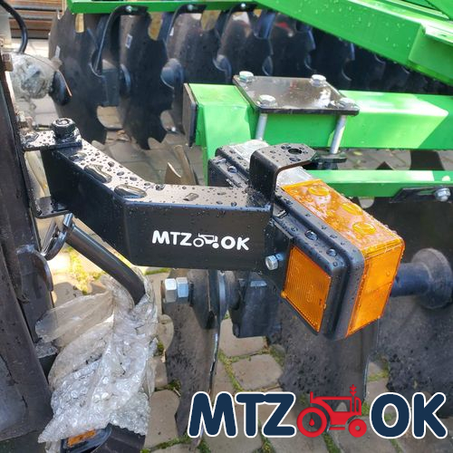 Колпачек на гайку 32 (пластик) стрелка Колпачек на гайку 32 (пластик) стрелка