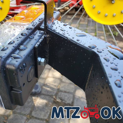 Колпачек на гайку 32 (пластик) стрелка Колпачек на гайку 32 (пластик) стрелка