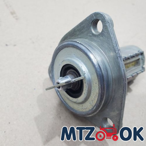 Колпачек на гайку 32 (пластик) стрелка Колпачек на гайку 32 (пластик) стрелка