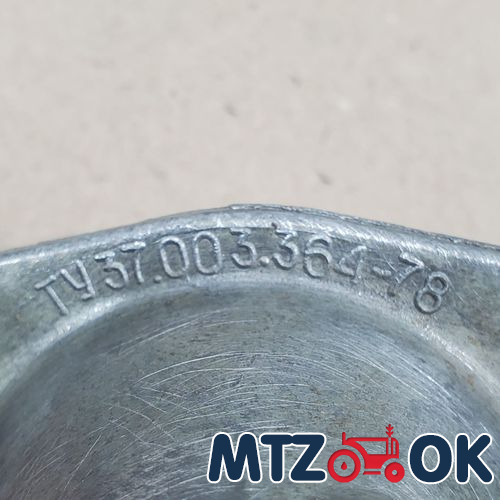 Колпачек на гайку 32 (пластик) стрелка Колпачек на гайку 32 (пластик) стрелка