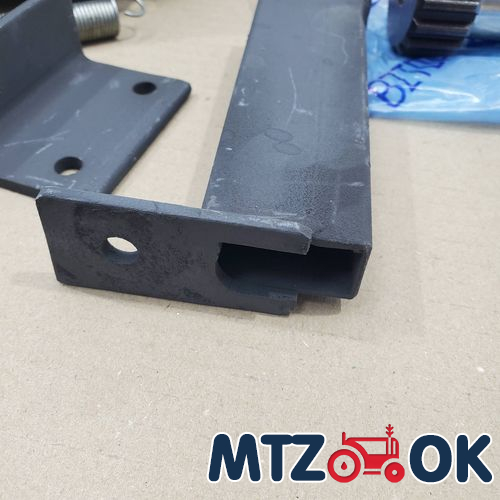 Колпачек на гайку 32 (пластик) стрелка Колпачек на гайку 32 (пластик) стрелка