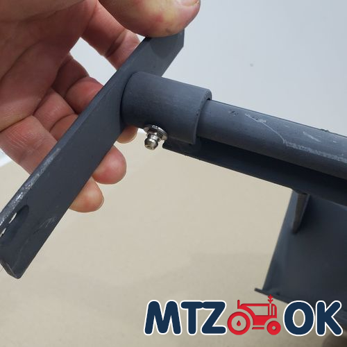 Колпачек на гайку 32 (пластик) стрелка Колпачек на гайку 32 (пластик) стрелка